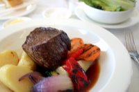 Beef Fillet with Kipfler Potatoes, Grilled Vegetables and Green Salad with Balsalmic Vinaigrette