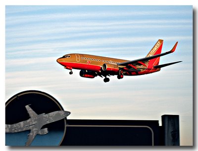 Juxtaposition - Southwest 737
