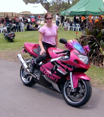 Just had to fit a pic of this chickie and her pink bike in...mmmmm