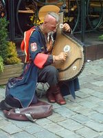 Ostap Kindritchuk playing the bandura