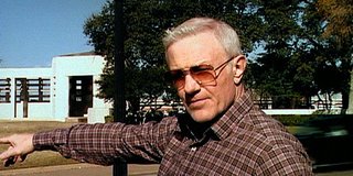 Raymond J. Barry in rolul lui Walter Ohlinger