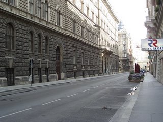 ghostly Teinfaltstraße (onemorehandbag)