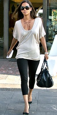 Halle%20Berry%20in%20Leggings.0.jpg