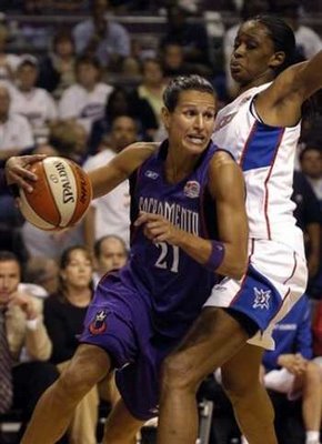 Les Monarchs remportent le premier match des WNBA FInals 2006
