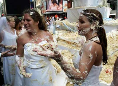 Bride's Search on Wedding Cake Photo 9