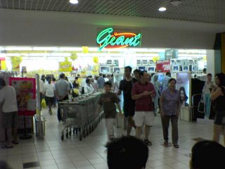 Parkway Parade Shooping Centre  Giant Hypermart