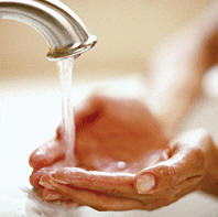 Una profunda higiene de las manos es fundamental para preservar la salud