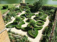 Broughton Castle Garden