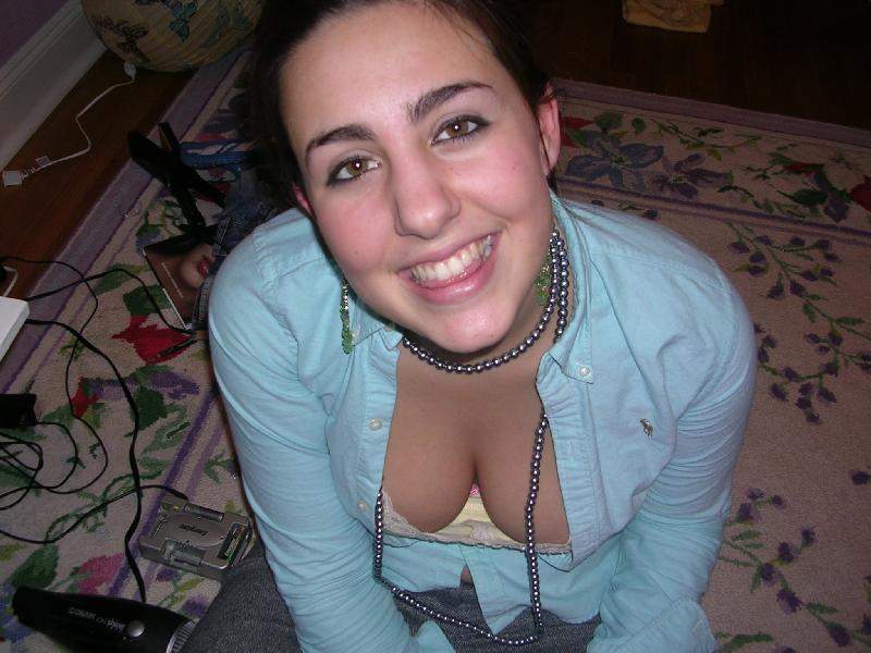 Saggy Matures Cleavage All Downblouse