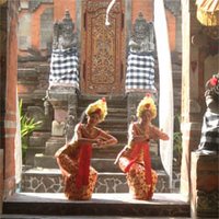 barong dancers