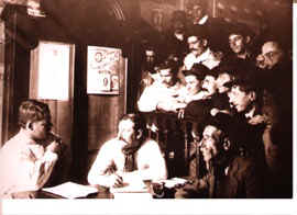 Asamblea obrera de principios del S. XX (Archivo Fotográfico de La Nación)