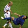 El cabezazo de Zidane, se convierte en la canción del verano en Francia