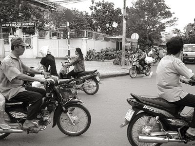 Saigon Street: Motorbike Rules