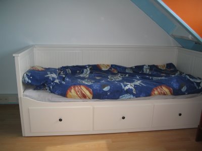 De kamer van Daan! Met nieuw bed (en ook kast)...