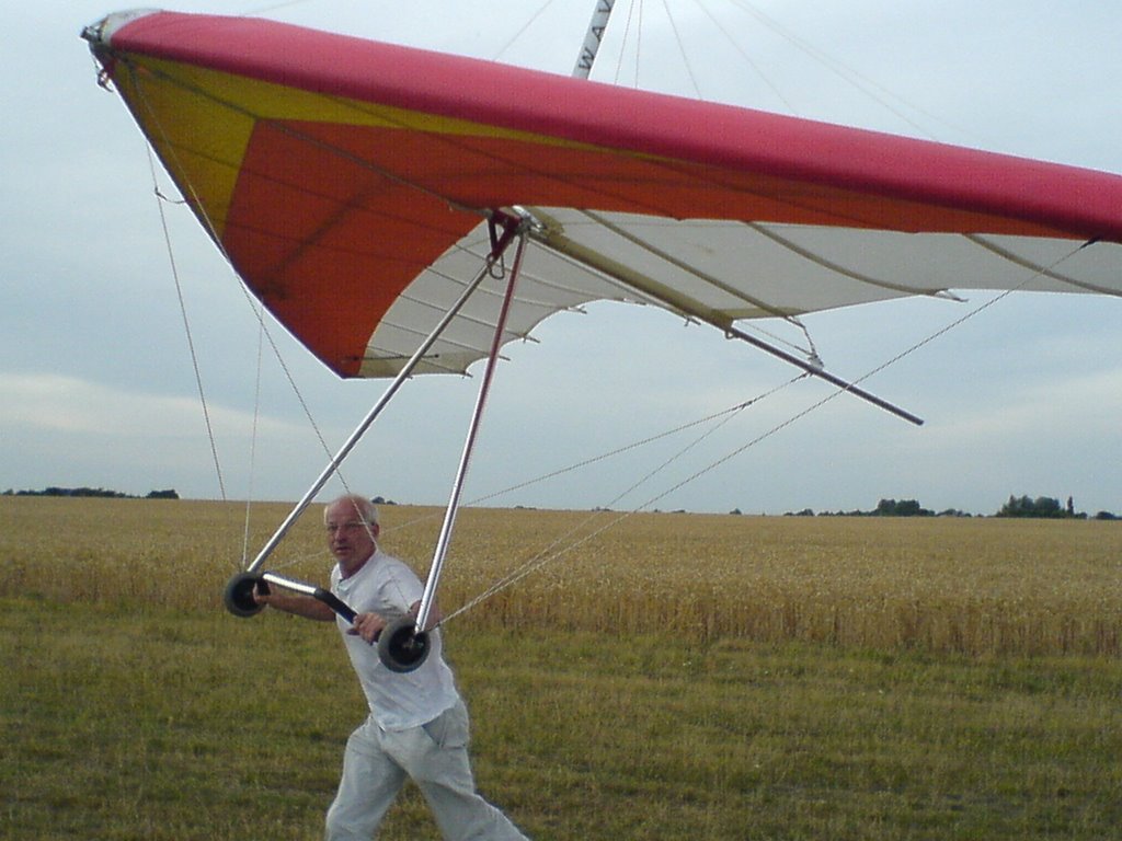It is a used glider, but is in... hang gliding club. 