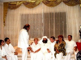 El Guru Ji momentos antes de la recepcion de su manto en Guayaquil, Ecuador.