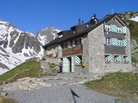 Etzlihütte, refuge rénové et excellent accueil