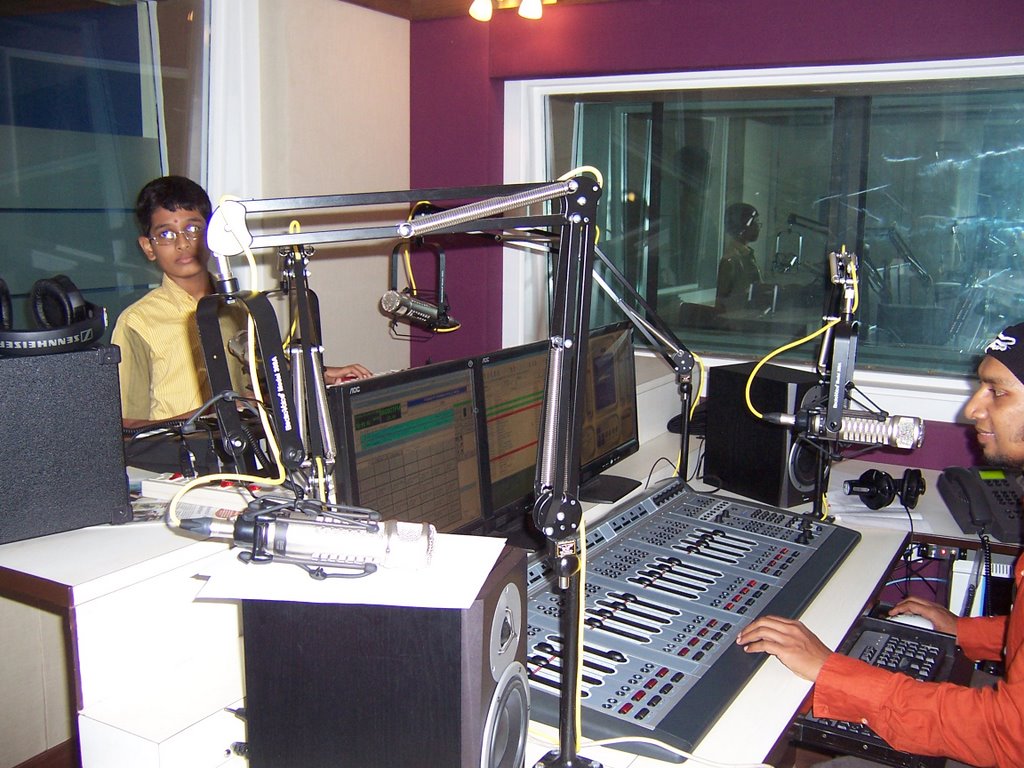 Carnatic on Keyboard: Sathya with "Speed Deena" - New Big FM for an  interview 14th Nov'06