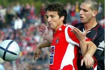 Benfica segue em frente