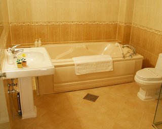 Bathroom at Hotel Queen Incheon
