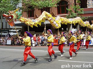 Chinese New Year parade Sydney 2006 dragon dance