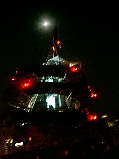 回歸塔上的月亮