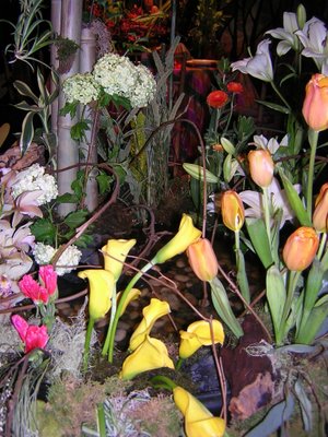 Flower Arrangement Closeup: Nesting Mix ...