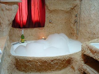 Cave House - Bath tub