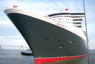 Queen Mary 2 front view