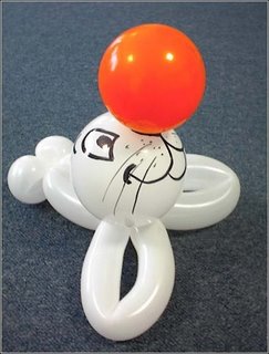 sea lion model made from balloon