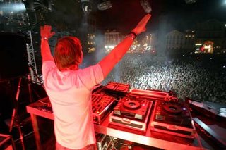 Guetta, le roi du dancefloor sur la Grand Place de Lille, merci qui? Merci La Voix du Nord!