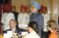 Bush und Singh in Indien