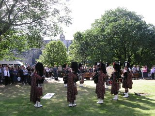 Pipers in Princes St