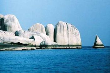 The white monolith extending from Pulau Perhentian is another attraction for foreign tourists. — Bernamapic