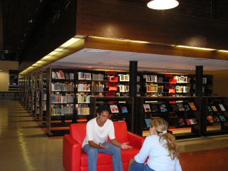 Biblioteca del Instituto Porto Alegre