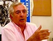 Navalón dando una charla en la Asociación El Toro de Madrid
