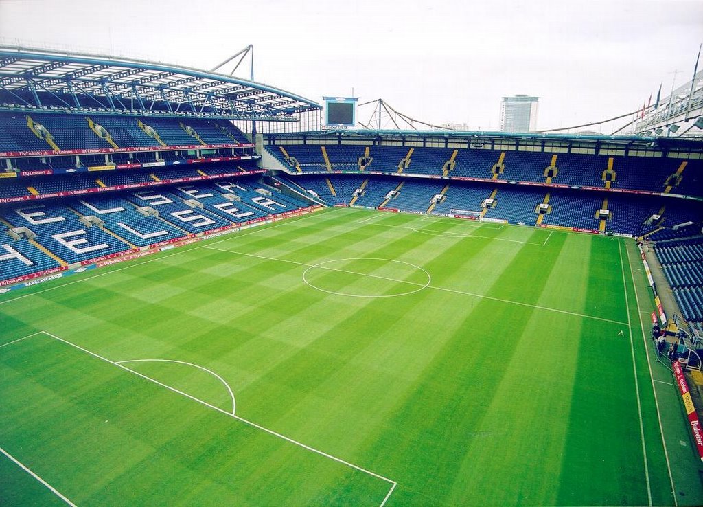 Футбольное поле Stamford Bridge