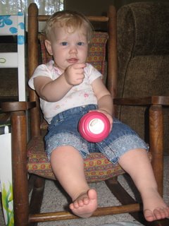 Hangin' out in her favorite chair - 8/27/2006