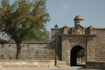 Porta exterior de acesso à aldeia histórica de Almeida