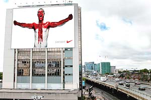 Wayne Rooney: Ad shows painted, popular Rooney