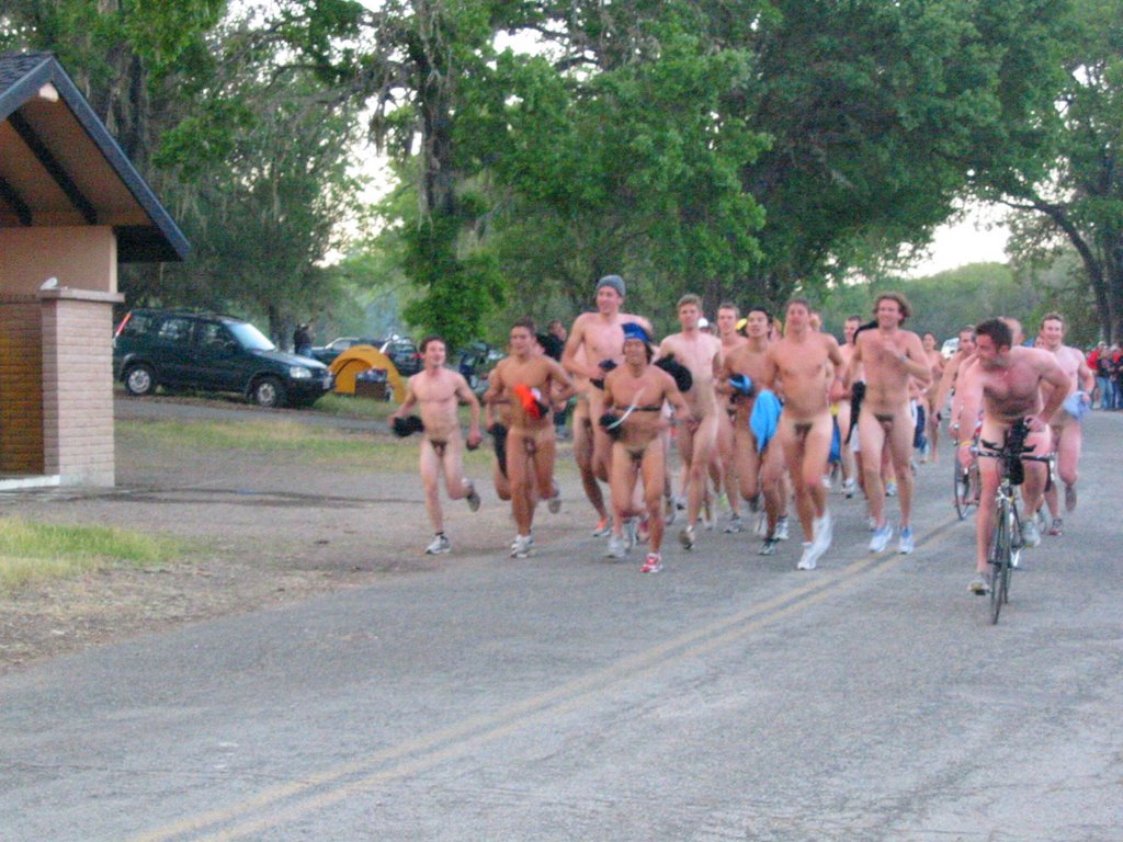 Triathlon naked.