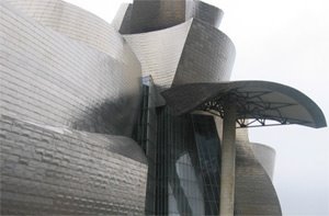 Façana principal museu Guggenheim -Bilbao- (edp - 20-08-2005)
