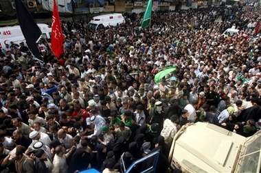 Some of the 10s of thousands of pilgrims marching to the Shrine of the 7th Imam August 20th 2006