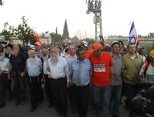 Rabbis marching 2