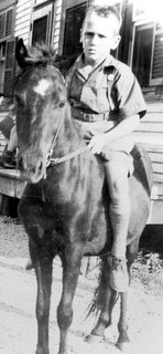Pipi-ee à 7 ou 8 ans, 1947-48. Cliquer sur l'image pour une vue agrandie.