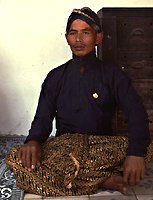 Beskap, traditional javanese clothes