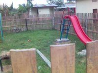 Taman bermain yang dulu waktu kecil, selalu membuat iri.