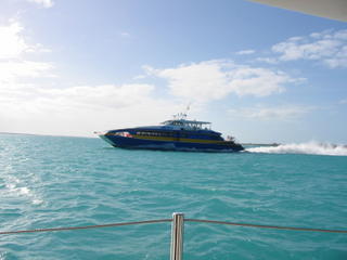 Fast ferry coming from Nassau