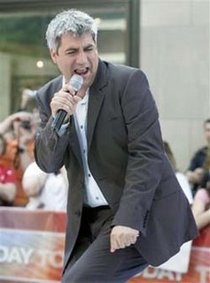 Taylor Hicks can take anything Justin has for him