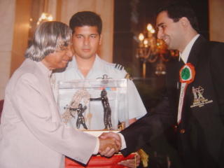 Cyrus Poncha recieving the Dronacharya award